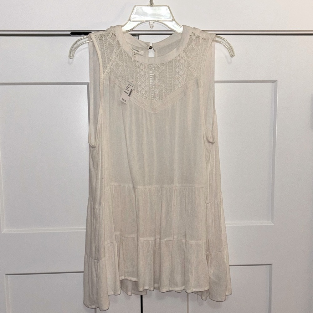 GORGEOUS Maurice’s White glowy top!